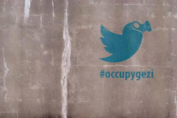 Occupygezi, gasmasked twitter bird, Twitter-Vogel mit Gasmaske, Logo, Streetart, Stencil